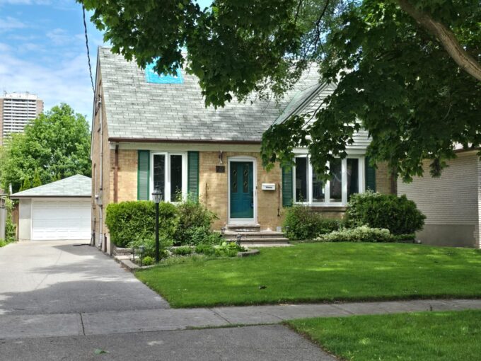 74 Goulding Ave