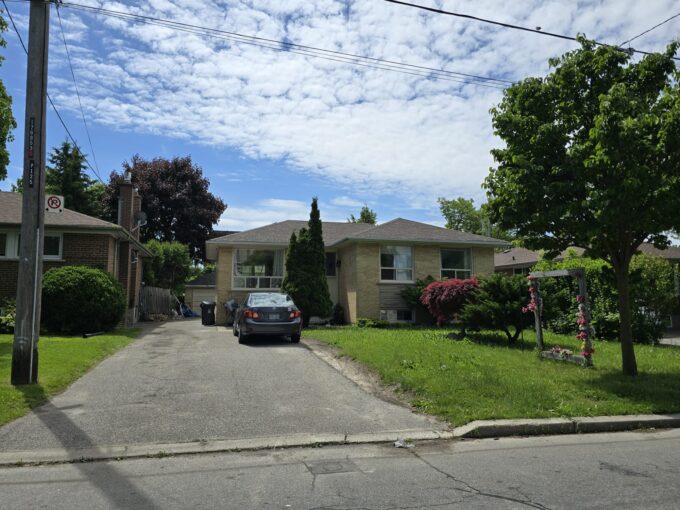 127 Pleasant Ave